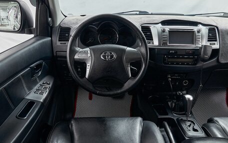 Toyota Hilux VII, 2015 год, 3 690 000 рублей, 15 фотография