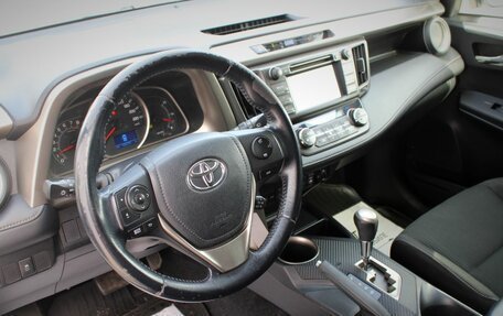 Toyota RAV4, 2014 год, 1 950 000 рублей, 14 фотография