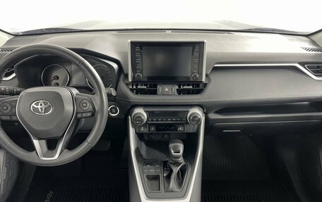Toyota RAV4, 2021 год, 3 550 000 рублей, 14 фотография