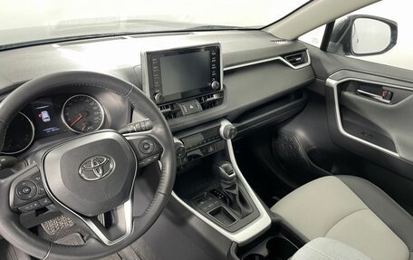 Toyota RAV4, 2021 год, 3 550 000 рублей, 16 фотография