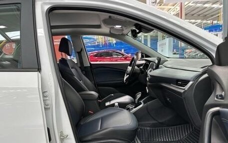 Chevrolet Tracker, 2019 год, 1 400 000 рублей, 10 фотография