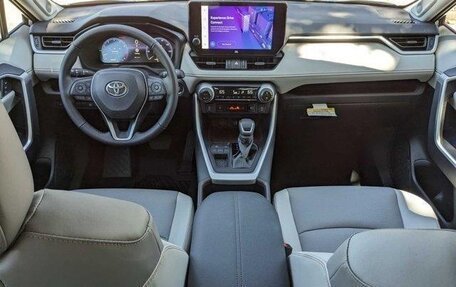 Toyota RAV4, 2024 год, 4 374 500 рублей, 10 фотография