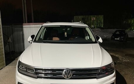 Volkswagen Tiguan II, 2018 год, 3 000 000 рублей, 5 фотография