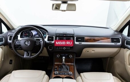 Volkswagen Touareg III, 2011 год, 2 898 000 рублей, 13 фотография
