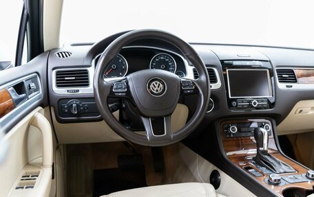 Volkswagen Touareg III, 2011 год, 2 898 000 рублей, 23 фотография