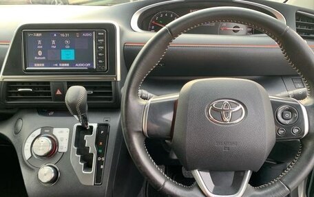 Toyota Sienta II, 2019 год, 1 300 000 рублей, 12 фотография