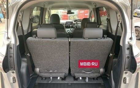 Toyota Sienta II, 2019 год, 1 300 000 рублей, 18 фотография