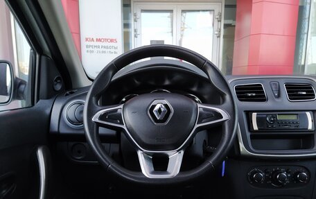 Renault Logan II, 2019 год, 879 000 рублей, 10 фотография