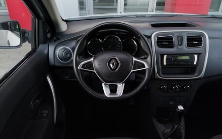 Renault Logan II, 2019 год, 879 000 рублей, 11 фотография