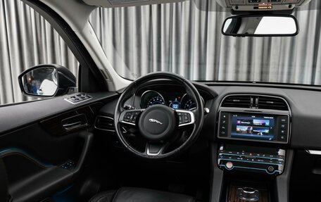 Jaguar F-Pace, 2018 год, 3 095 000 рублей, 12 фотография