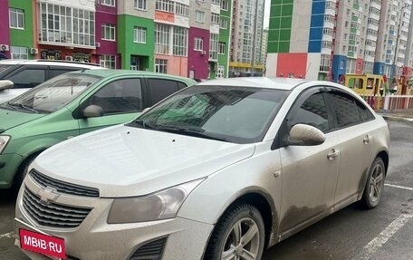 Chevrolet Cruze II, 2013 год, 930 000 рублей, 4 фотография