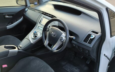 Toyota Prius, 2013 год, 1 200 000 рублей, 11 фотография