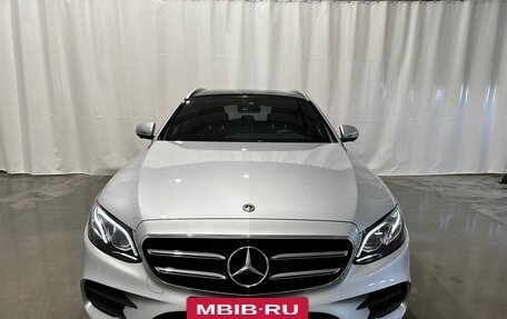 Mercedes-Benz E-Класс, 2020 год, 3 675 000 рублей, 3 фотография
