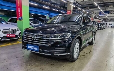 Volkswagen Touareg III, 2019 год, 5 250 000 рублей, 1 фотография