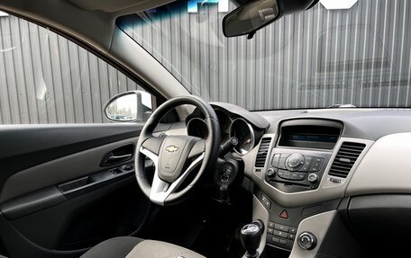 Chevrolet Cruze II, 2010 год, 819 000 рублей, 12 фотография