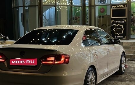 Volkswagen Jetta VI, 2010 год, 1 420 000 рублей, 4 фотография