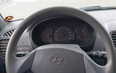 Hyundai Accent II, 2004 год, 235 000 рублей, 2 фотография