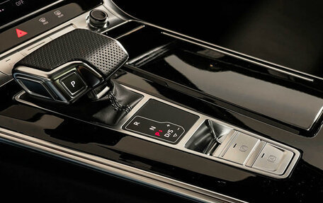Audi RS 6, 2022 год, 18 800 000 рублей, 18 фотография