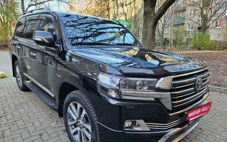 Toyota Land Cruiser 200, 2016 год, 6 250 000 рублей, 4 фотография