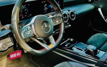 Mercedes-Benz A-Класс, 2019 год, 2 750 000 рублей, 3 фотография