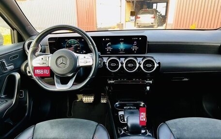 Mercedes-Benz A-Класс, 2019 год, 2 750 000 рублей, 5 фотография