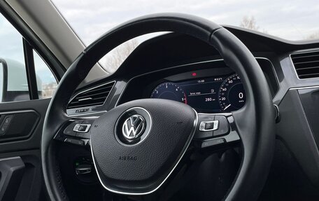 Volkswagen Tiguan II, 2018 год, 3 000 000 рублей, 18 фотография