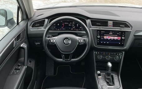 Volkswagen Tiguan II, 2018 год, 3 000 000 рублей, 39 фотография