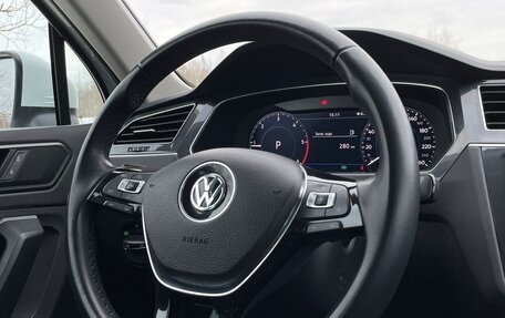 Volkswagen Tiguan II, 2018 год, 3 000 000 рублей, 37 фотография