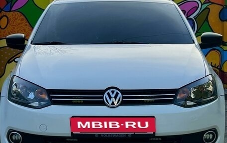 Volkswagen Polo VI (EU Market), 2011 год, 895 000 рублей, 1 фотография