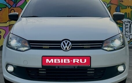 Volkswagen Polo VI (EU Market), 2011 год, 895 000 рублей, 2 фотография