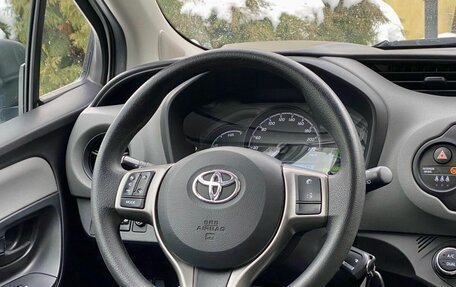 Toyota Yaris III рестайлинг, 2017 год, 1 470 000 рублей, 13 фотография