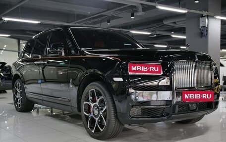 Rolls-Royce Cullinan, 2023 год, 91 172 000 рублей, 3 фотография