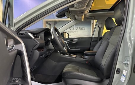 Toyota RAV4, 2024 год, 4 560 000 рублей, 5 фотография