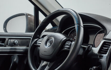 Volkswagen Touareg III, 2011 год, 1 919 000 рублей, 9 фотография