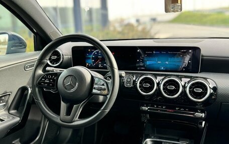Mercedes-Benz A-Класс, 2018 год, 2 625 000 рублей, 8 фотография