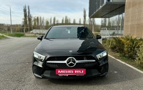 Mercedes-Benz A-Класс, 2018 год, 2 625 000 рублей, 2 фотография