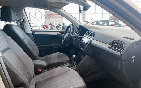 Volkswagen Tiguan II, 2020 год, 2 630 000 рублей, 11 фотография