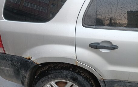 Ford Escape II, 2005 год, 350 000 рублей, 2 фотография
