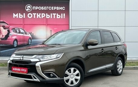 Mitsubishi Outlander III рестайлинг 3, 2019 год, 2 470 000 рублей, 1 фотография