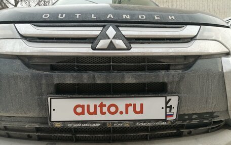 Mitsubishi Outlander III рестайлинг 3, 2016 год, 2 039 000 рублей, 2 фотография