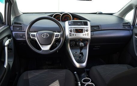 Toyota Verso I, 2012 год, 1 245 000 рублей, 6 фотография