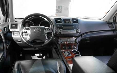 Toyota Highlander III, 2012 год, 2 279 000 рублей, 6 фотография