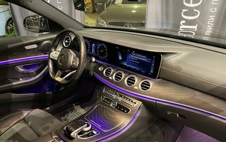 Mercedes-Benz E-Класс, 2018 год, 3 850 000 рублей, 4 фотография