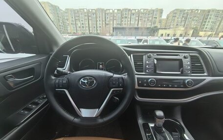 Toyota Highlander III, 2020 год, 3 550 000 рублей, 9 фотография