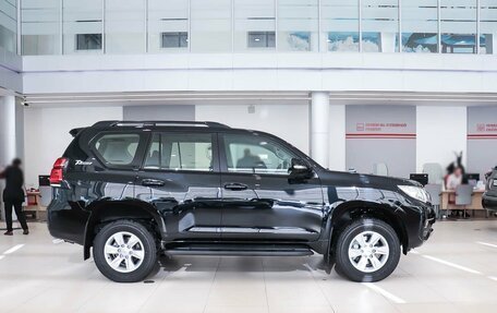Toyota Land Cruiser Prado 150 рестайлинг 2, 2023 год, 8 350 000 рублей, 6 фотография