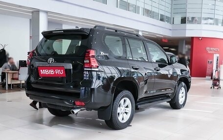 Toyota Land Cruiser Prado 150 рестайлинг 2, 2023 год, 8 350 000 рублей, 5 фотография