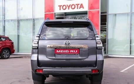 Toyota Land Cruiser Prado 150 рестайлинг 2, 2023 год, 9 650 000 рублей, 4 фотография