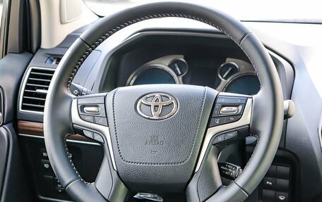 Toyota Land Cruiser Prado 150 рестайлинг 2, 2023 год, 9 650 000 рублей, 18 фотография