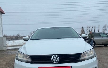 Volkswagen Jetta VI, 2017 год, 1 390 000 рублей, 2 фотография