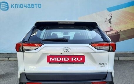 Toyota RAV4, 2023 год, 4 950 000 рублей, 6 фотография